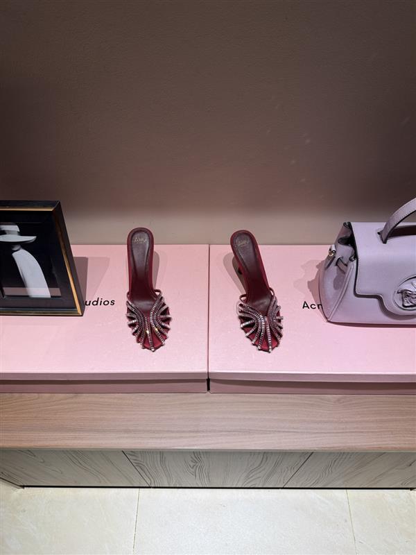 20251128101324716 300